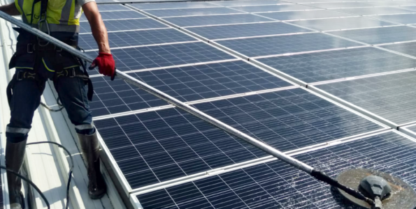 Güneş Enerji Paneli Temizlik